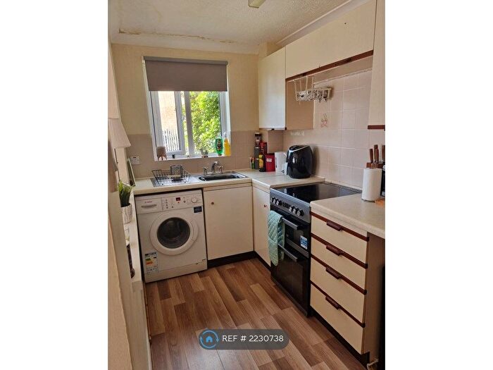 1 Bedroom Terraced House To Rent In Burpham, Guildford, GU4
