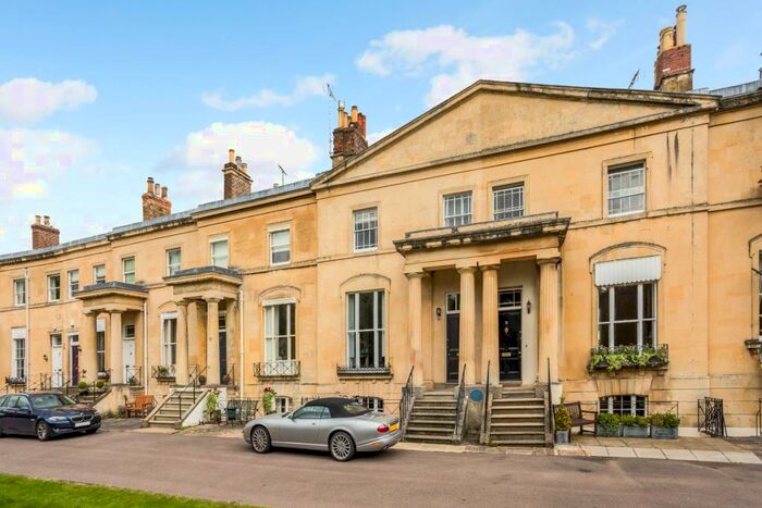 5 Bedroom Town House To Rent In Lansdown Parade Cheltenham, GL50