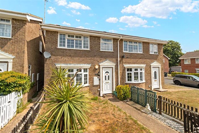 3 Bedroom Semi-Detached House For Sale In Howard Close, Hailsham, BN27