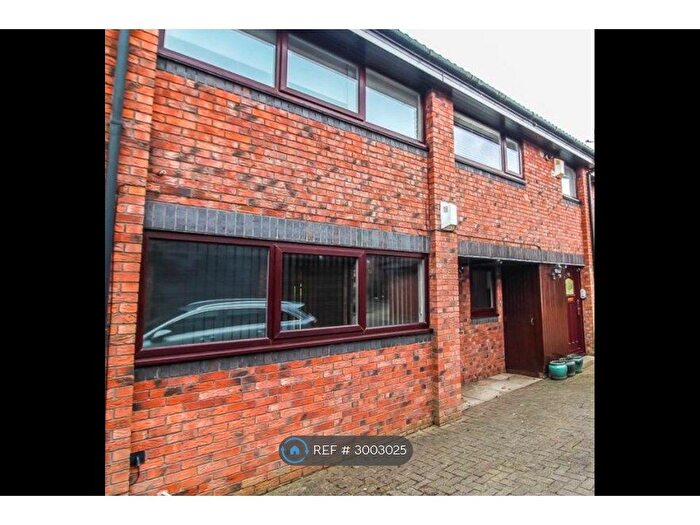 2 Bedroom Flat To Rent In Burtree, Washington, NE38