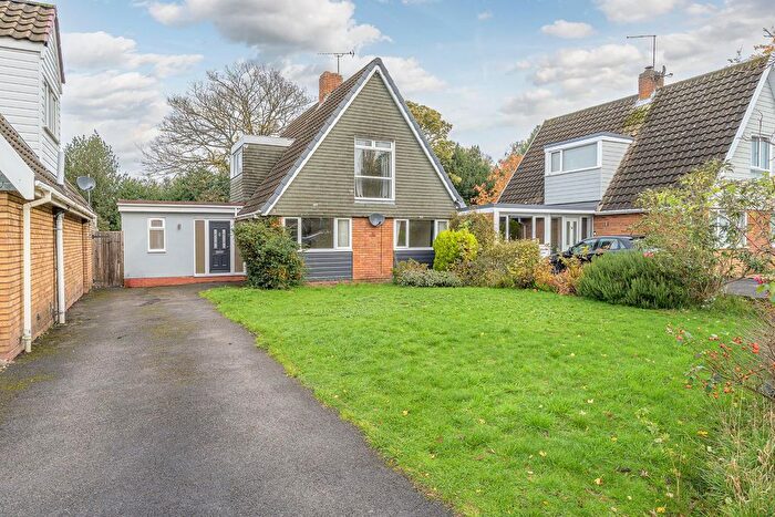 3 Bedroom Detached House For Sale In Round Hill Avenue, Stourbridge, West Midlands, DY9