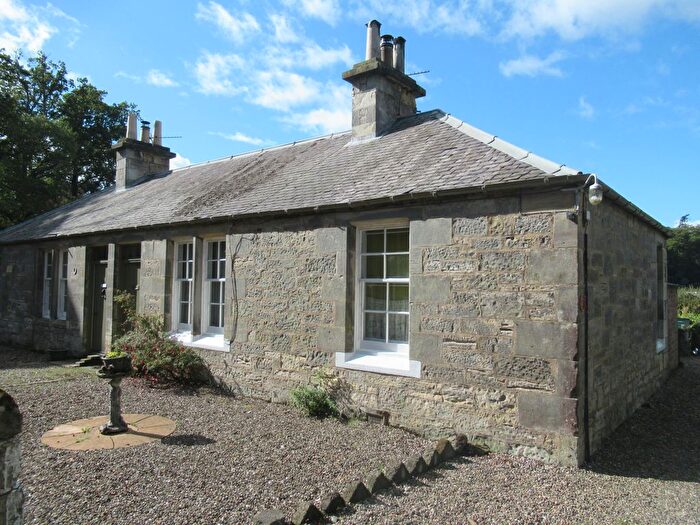 2 Bedroom Semi-Detached House To Rent In St. Andrews, KY16