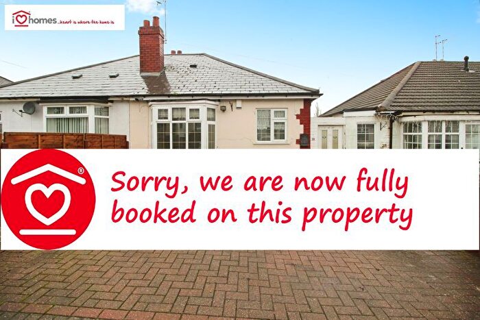2 Bedroom Semi Detached Bungalow To Rent In Pruden Avenue, Lanesfield, Wolverhampton, WV4