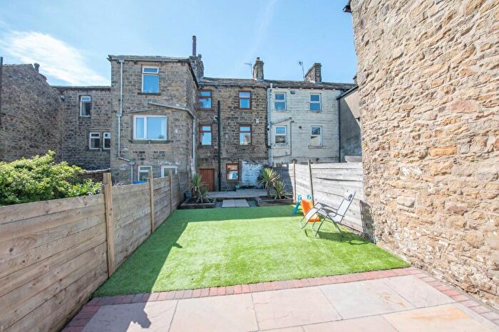 2 Bedroom Terraced House For Sale In Keighley Road, Cowling, BD22