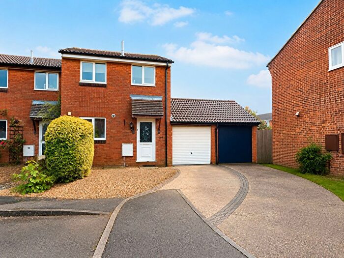 3 Bedroom Semi-Detached House For Sale In Limes Road, Hardwick, CB23