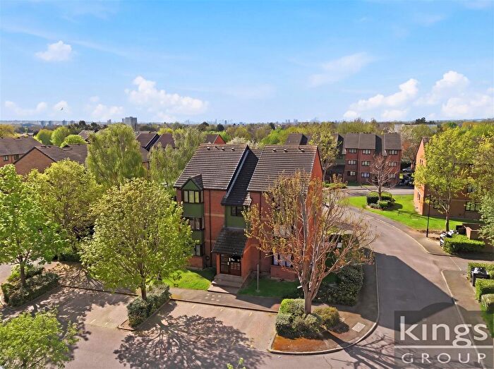 1 Bedroom Flat For Sale In Maltby Drive, Enfield London, EN1