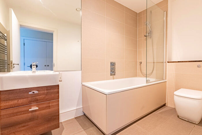 2 Bedroom Apartment For Sale In Victoria Street, St. Albans, Hertfordshire, AL1