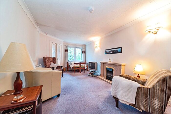 1 Bedroom Flat For Sale In Strawhill Court, Clarkston, G76