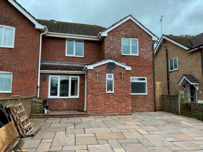4 Bedroom Semi-Detached House To Rent In West Garston, Banwell, BS29