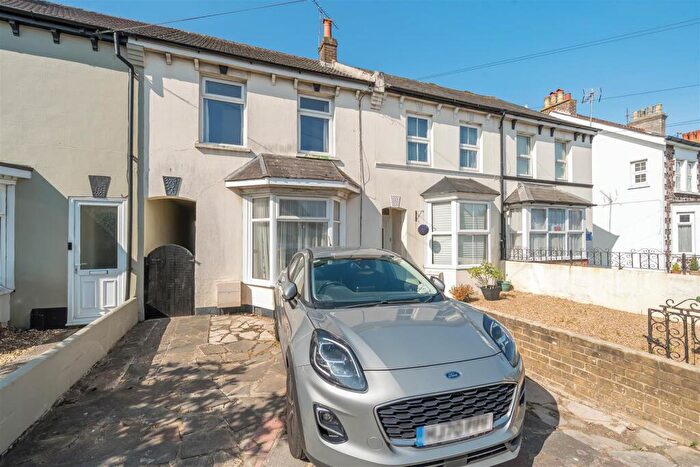 2 Bedroom Terraced House For Sale In Chichester Road, Bognor Regis, PO21