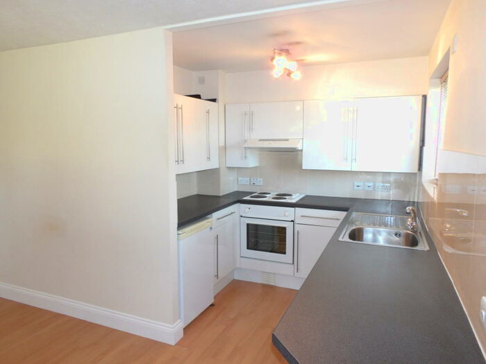 1 Bedroom Apartment To Rent In Pound Hill, RH10