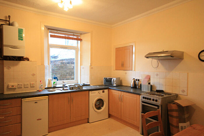 2 Bedroom Flat To Rent In James Street, Riverside, Stirling, FK8