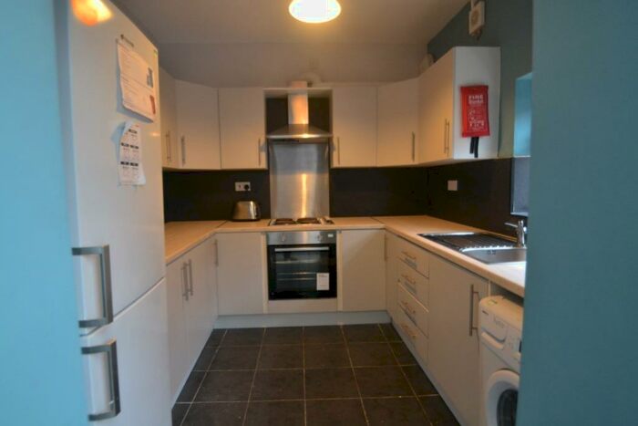 4 Bedroom Terraced House To Rent In Milnthorpe Street, Salford, M6