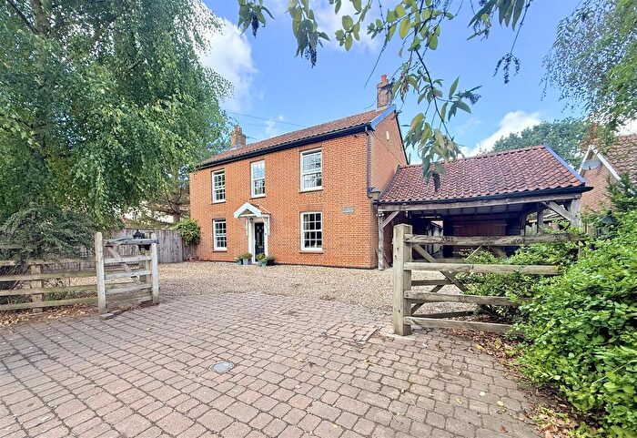 5 Bedroom Property For Sale In Norwich Road, Tacolneston, NR16