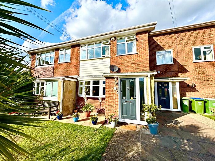 3 Bedroom Terraced House For Sale In Mark Close, Bexleyheath, DA7