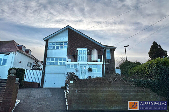 4 Bedroom Detached House For Sale In Shipley Avenue, Seaburn, SR6