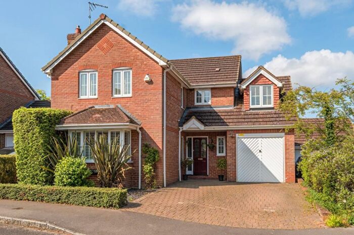 4 Bedroom Detached House For Sale In Maynards Wood, Chineham, RG24