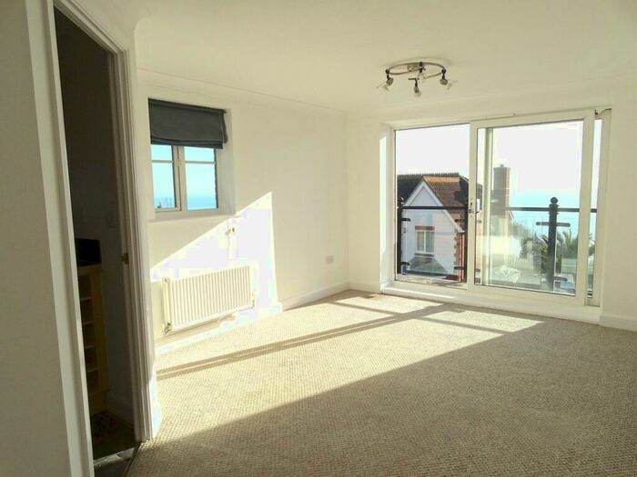 2 Bedroom Apartment To Rent In Lower Corniche, Hythe, CT21