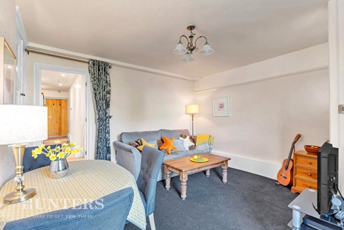 1 Bedroom Flat For Sale In Huddersfield Road, Delph, Saddleworth, OL3