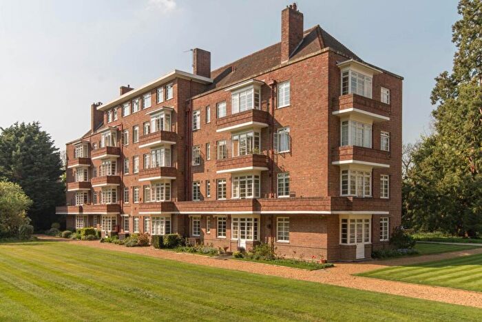 3 Bedroom Apartment To Rent In Manor Court, Grange Road, Cambridge, CB3