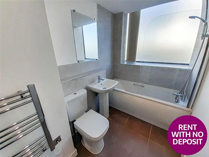 2 Bedroom Flat To Rent In Ashton Lane, Sale, Greater Manchester, M33