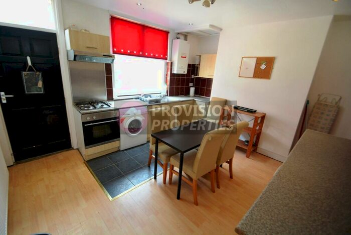4 Bedroom Terraced House To Rent In Manor Drive, Hyde Park, Leeds, LS6