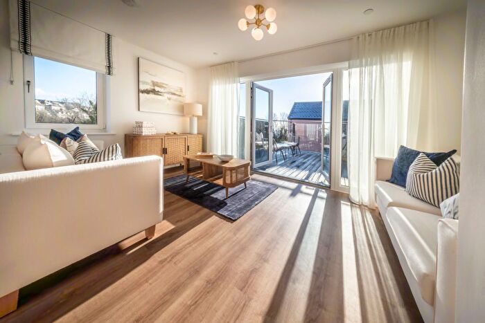 3 Bedroom End Terrace House For Sale In Pantycelyn Road, Swansea, SA1