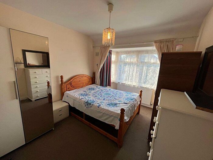 1 Bedroom Maisonette To Rent In The Fairway, Northolt, UB5