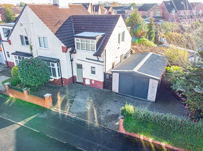 3 Bedroom Semi-Detached House For Sale In The Mount, Selby, North Yorkshire, YO8