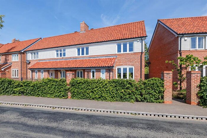 3 Bedroom Semi-Detached House For Sale In Pirnhow Street, Ditchingham, Bungay, NR35