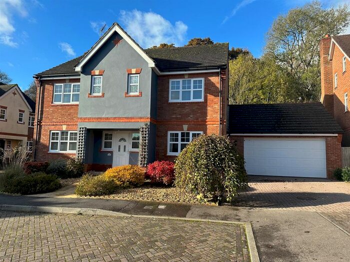 6 Bedroom Detached House To Rent In Blythe Close, Enham Alamein, Andover, SP11