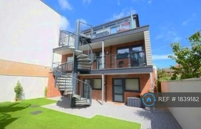 Studio To Rent In The Cotes, Bournemouth, BH1