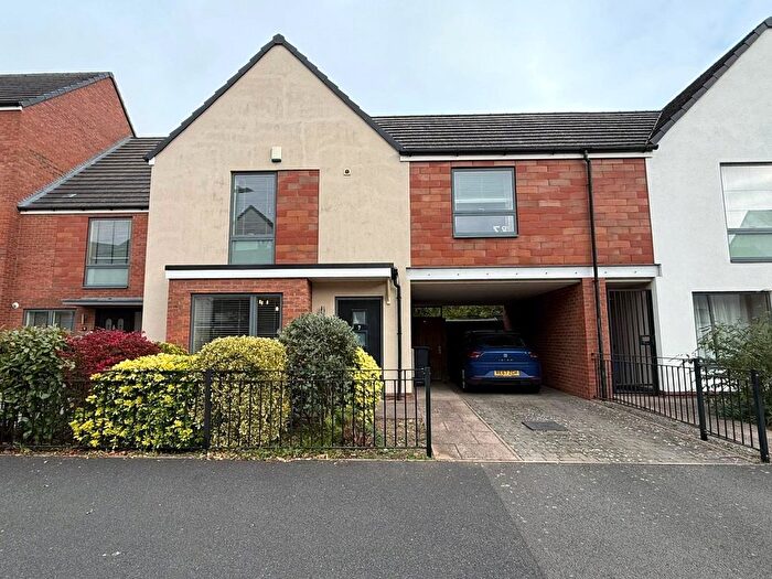 3 Bedroom End Terrace House For Sale In Hop Leasow, Birmingham, West Midlands, B31