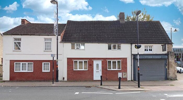 2 Bedroom Apartment To Rent In High Street, Irthlingborough, Wellingborough, NN9