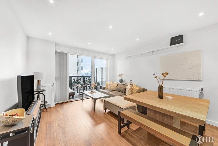 1 Bedroom Flat For Sale In Linnet House, Dunedin Road, London, E10