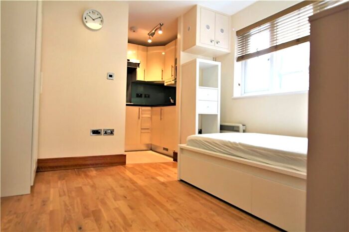 Apartment To Rent In Chatsworth Road, Hackney, London, E5