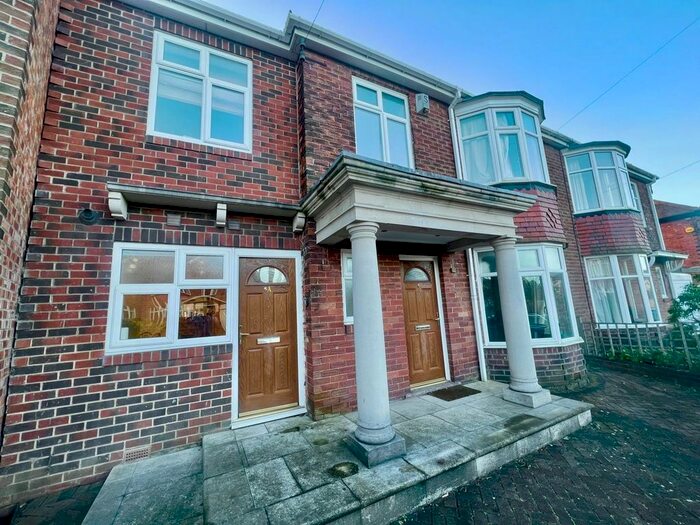 2 Bedroom Flat To Rent In Friarside Road, Fenham, Newcastle Upon Tyne, NE4