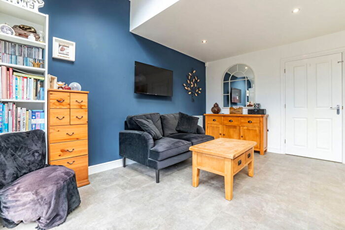 4 Bedroom Detached House For Sale In Oatlands Drive, Wixams, MK45