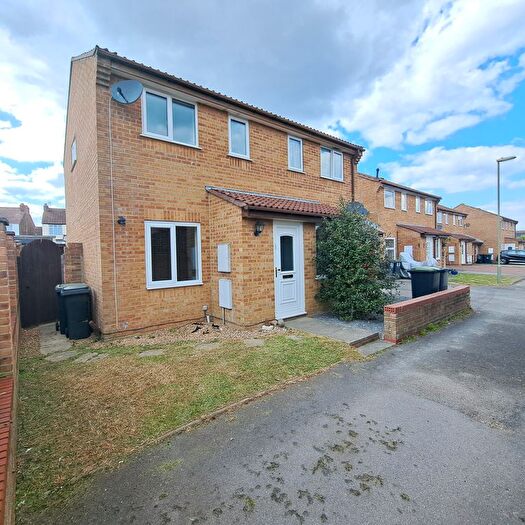 2 Bedroom Semi-Detached House To Rent In Foxlea Gardens, Gosport, PO12