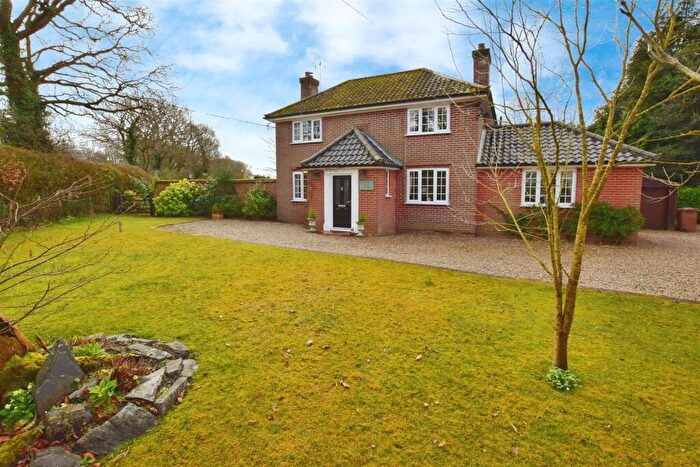 3 Bedroom Cottage For Sale In Church Lane, Gresham, Norwich, NR11