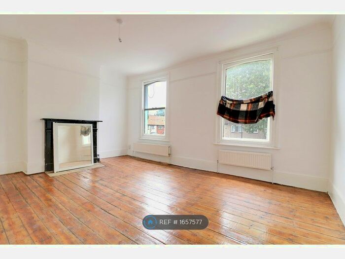 4 Bedroom Semi-Detached House To Rent In Asylum Road, London, SE15