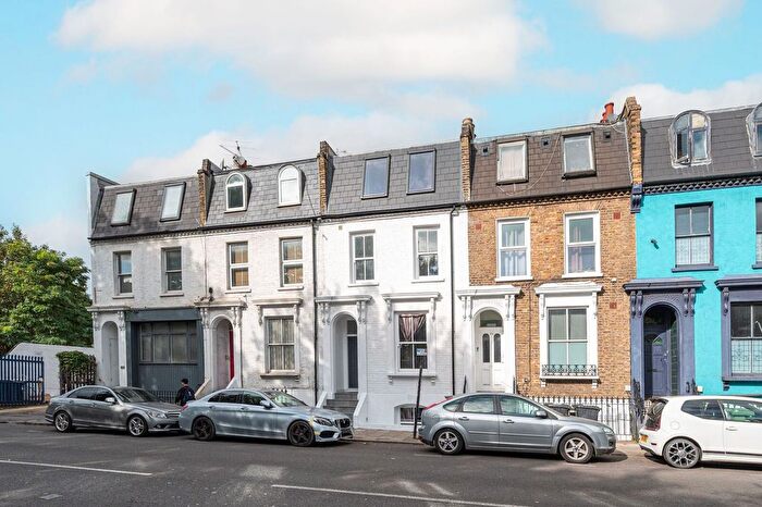 2 Bedroom Flat For Sale In Coldharbour Lane, Brixton, London, SW9