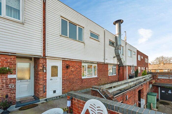 3 Bedroom Maisonette For Sale In Chapel Side, Spondon, Derby, DE21