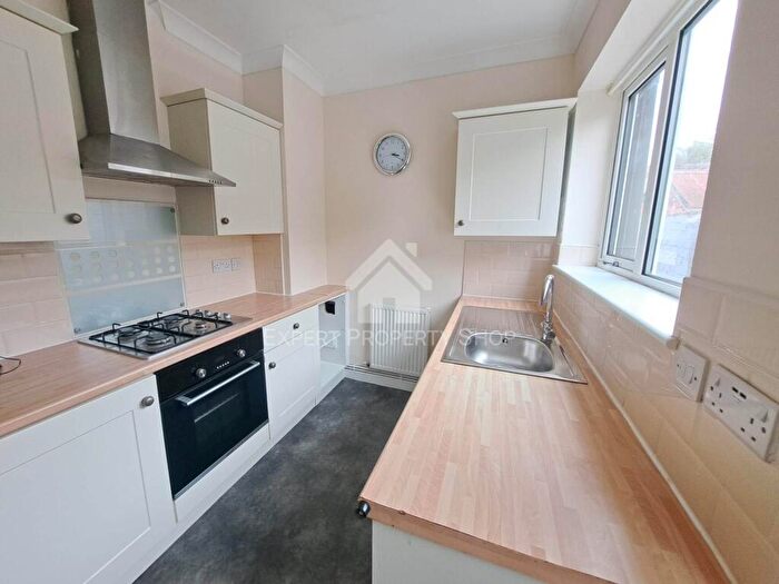 2 Bedroom House To Rent In Victoria Road, Worksop, Notts, S80