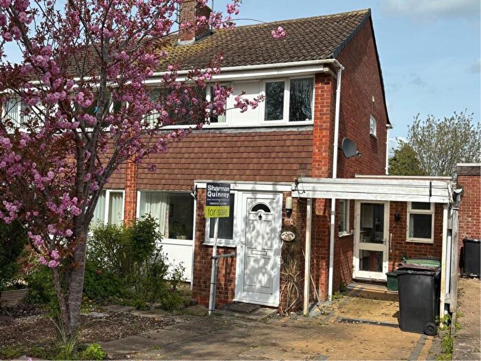 3 Bedroom Semi Detached House For Sale In Roman Way, Thrapston, Kettering, NN14