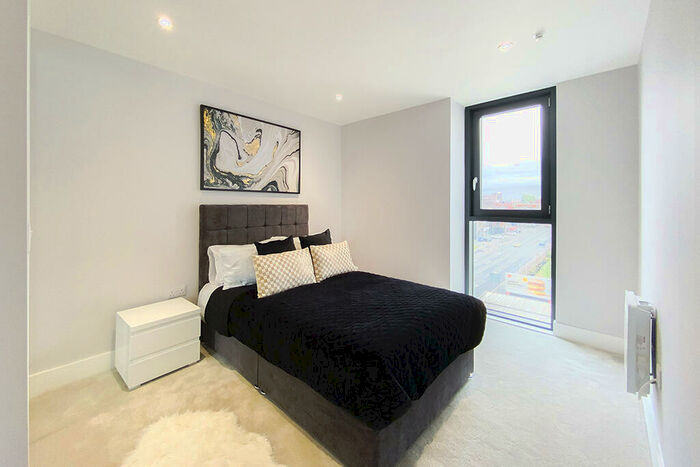 2 Bedroom Apartment To Rent In The Hallmark, Green Quarter, Manchester, M4