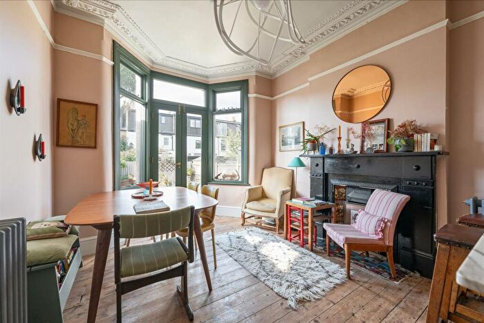3 Bedroom Terraced House For Sale In Richmond Road, Leytonstone, E11