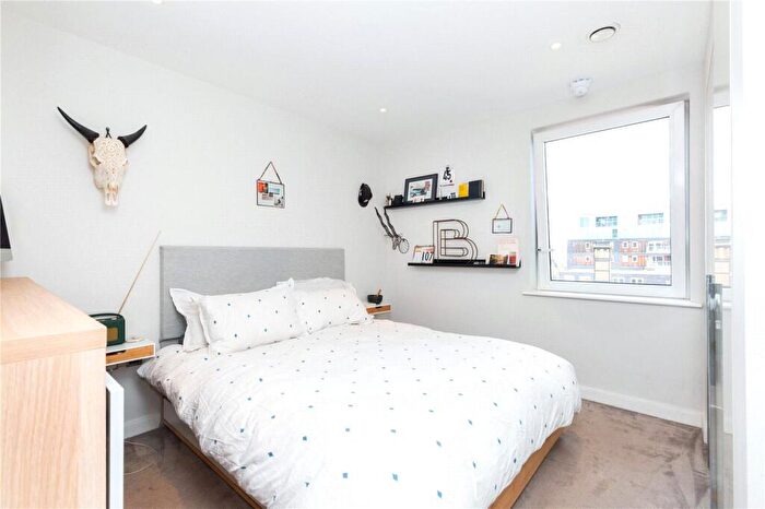 1 Bedroom Apartment For Sale In The Merchant Building, Wharf Road, London, N1