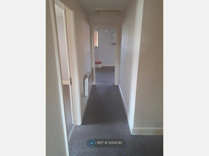 2 Bedroom Flat To Rent In High Street, Wavertree, Liverpool L15