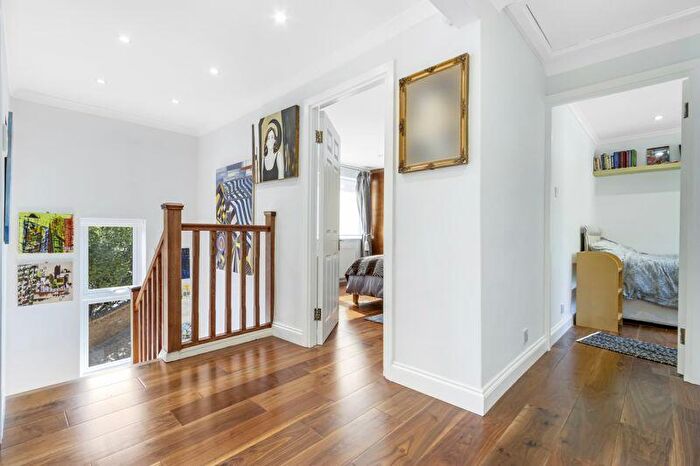 4 Bedroom Detached House For Sale In Bradgate, Cuffley, EN6